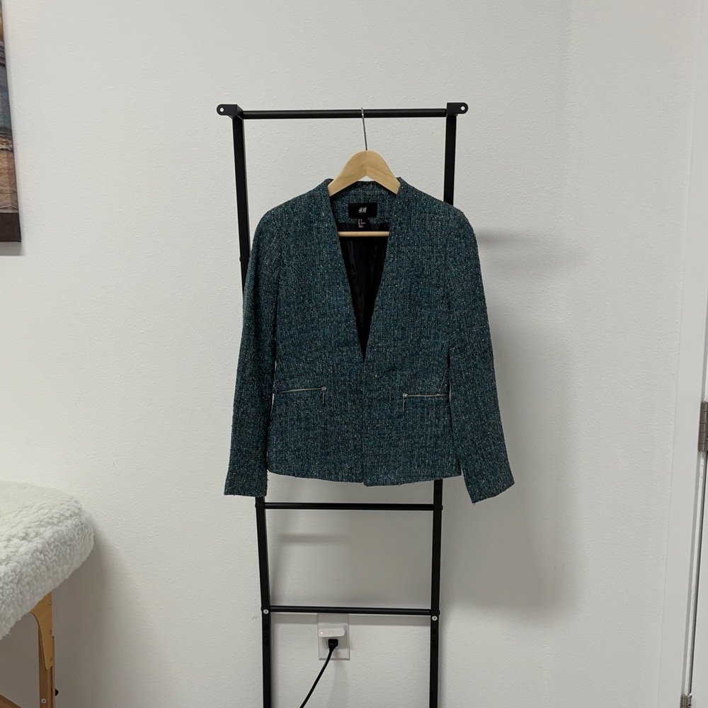 Chic Tweed Blazer with Zipper Pockets